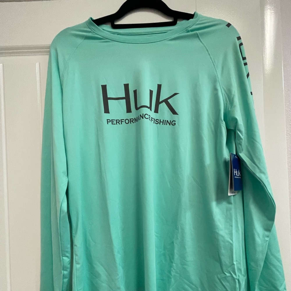 Women’s Huk Fishing Shirt Brand New